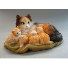 MadDeco - beeldje - kat - kittens - trotse - moeder - kunstenares - Ronner-Knip