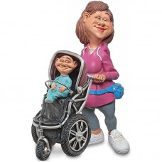 Moeder met baby in buggy - beeldje - warren stratford - funny life - 15x7,5x16,5cm